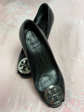 Tory Burch-Women-2911 54-Black Leather wedges Shoes.Sz-6M.Brazil.Used.